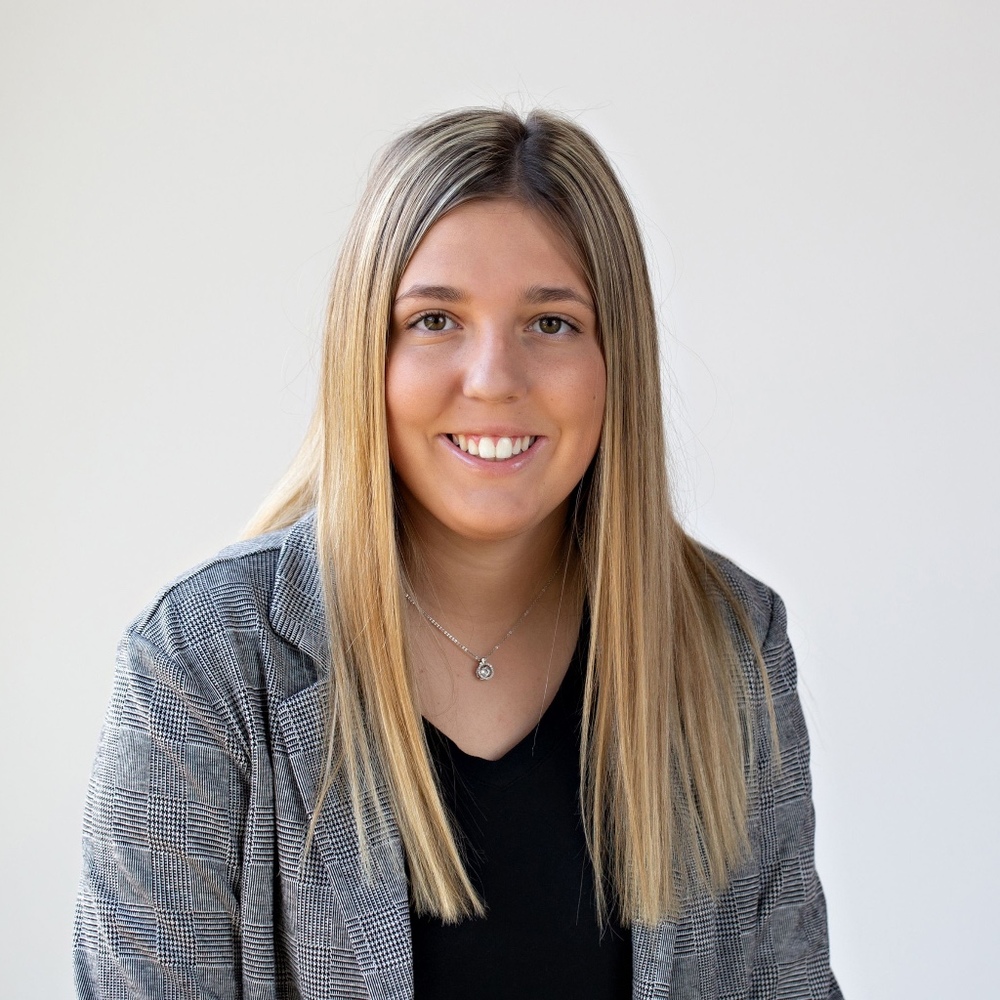 Meet your Posher, Makenzie